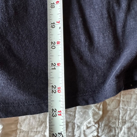 Navy Blue T-shirt with a Tucan S - Picture 6 of 9